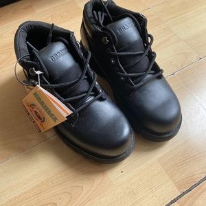 Men’s/boys leather upper work boots